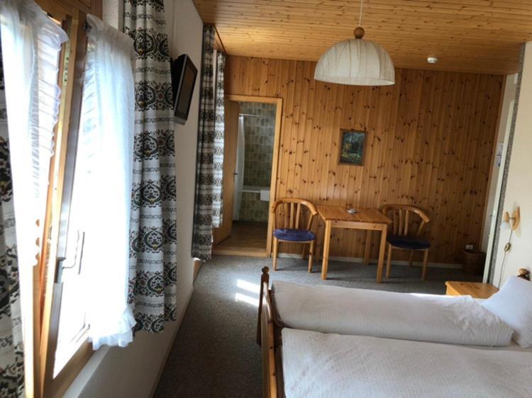 Historisches Hotel Baeren Kiental Habitación foto